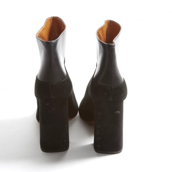 CALVIN KLEIN Leather & Suede heeled ankle bootie. Size 10. - Picture 4 of 6